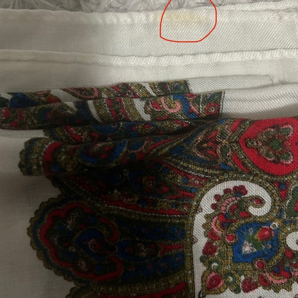 Warm White Floral Scarf - Picture 4 of 4